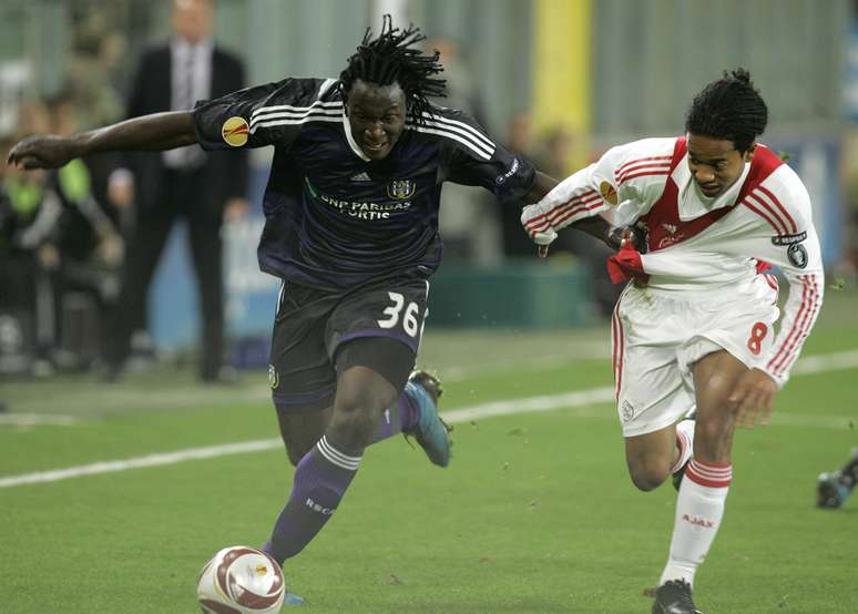 Lukaku em a&ccedil;&atilde;o aos 15 anos pelo Anderlecht