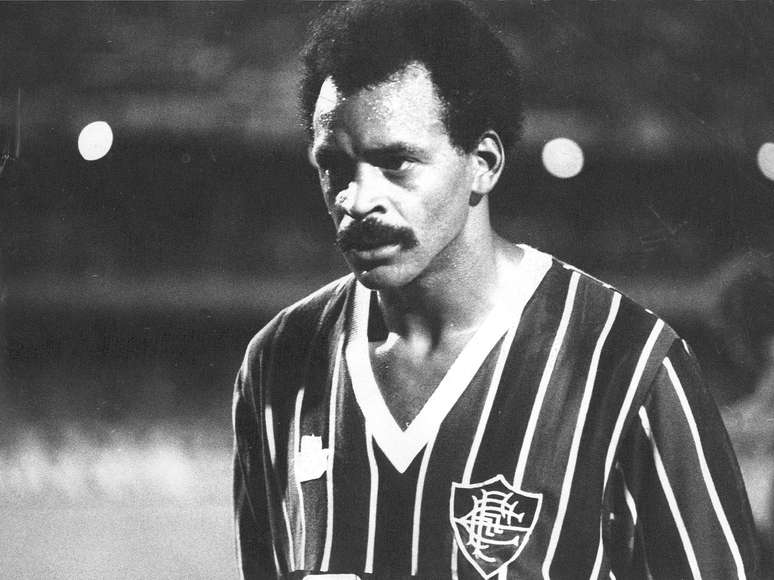 <p>Assis foi tricampeão carioca (1983, 84 e 85) e faturou o título brasileiro de 1984 com a camisa do Fluminense</p>