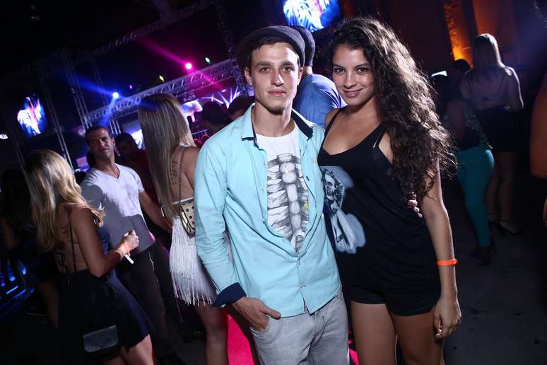 O casal de atores Ana Terra Blanco e Gabriel Chadan compareceu ao evento, Pink Elephant - World Special Edition, no Centro do Rio de Janeiro, na noite sábado (5).