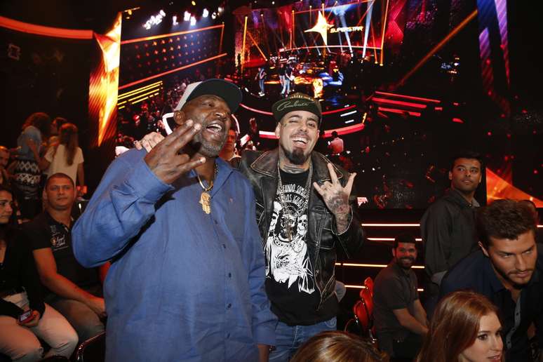 A final do programa SuperStar reuniu famosos no Projac, no Rio de Janeiro. Na foto, Catra e Tico Santa Cruz