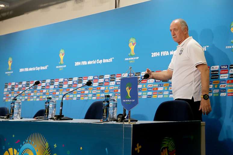 T&eacute;cnico da Sele&ccedil;&atilde;o Brasileira, Felip&atilde;o, e o jogador Thiago Silva durante coletiva 