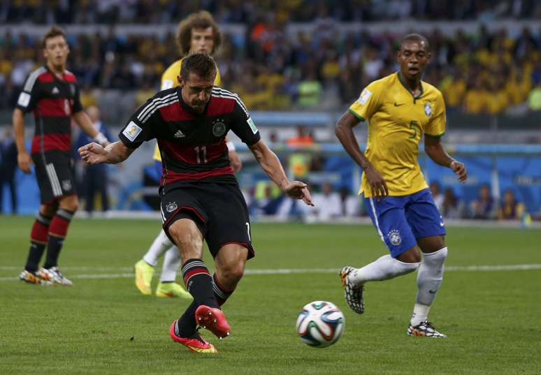 <p>Nascido na Polônia, atacante alemão chegou ao 16º gol em Mundiais</p>