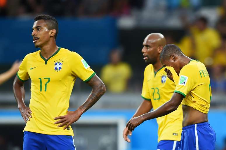 Brasil igualou-se a Zaire e Haiti, sofrendo cinco gols antes do intervalo em Copas do Mundo