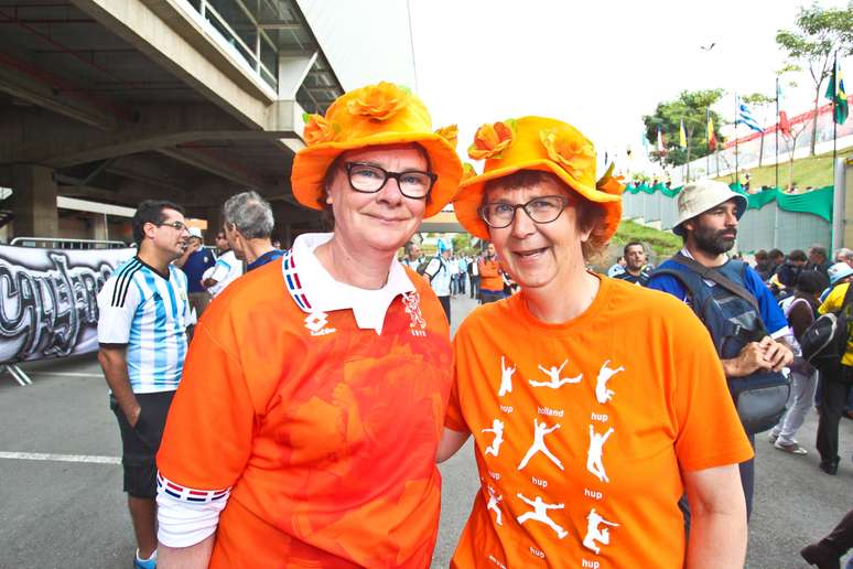A holandesa Helena Bakkerman, pouco antes de entrar no estário de Itaquera: "em choque com a derrota do Brasil