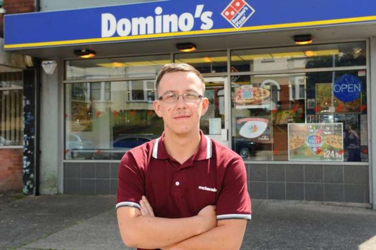 <p>Pizza do sabor margherita foi comprada em uma das filiais da pizzaria Domino's</p>