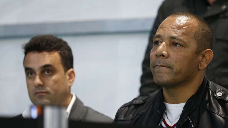 <p>Pai de Neymar quer indeniza&ccedil;&atilde;o de ex-presidente santista</p>