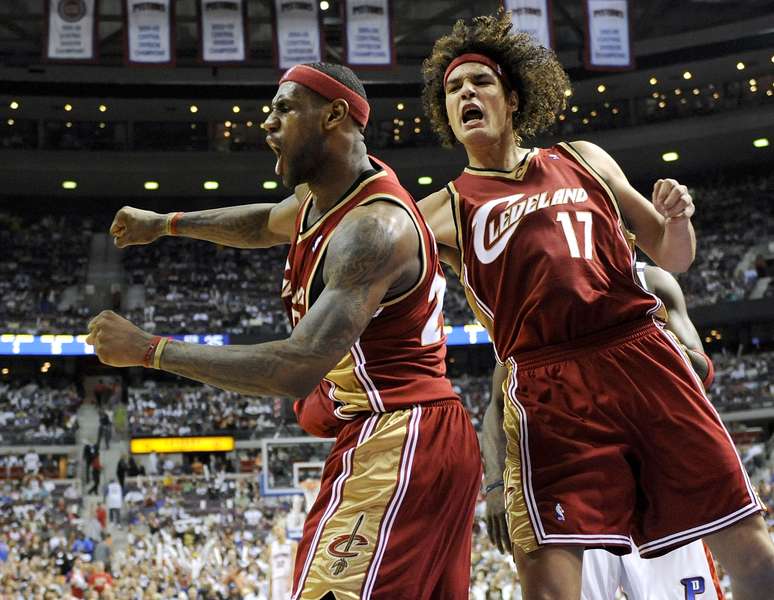 Amigos pessoais, Lebron James e Anderson Varejão atuaram juntos no Cleveland Cavaliers entre 2004 e 2010