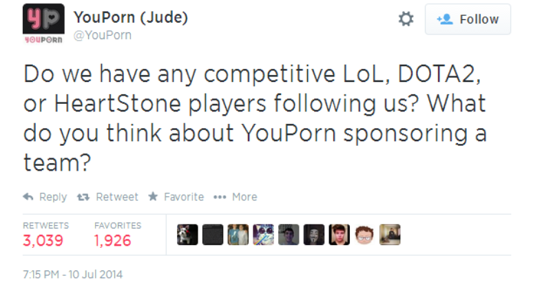 <p>Tweet do perfil do YouPorn no Twitter procurando uma equipe competitiva de games</p>