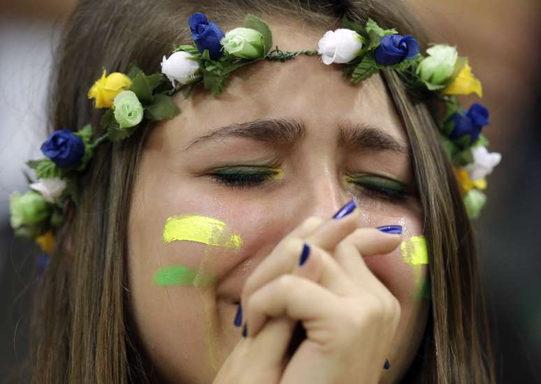 <p>O clima de festa da torcida brasileira no Estádio Mané Garrincha, em Brasília, neste sábado, durou pouco. Quem pensou que iria amenizar o sentimento de tristeza após a goleada por 7 a 1 para a Alemanha, acabou vendo o Brasil perder por 3 a 0 para a Holanda e terminar a Copa do Mundo em 4º lugar.</p>