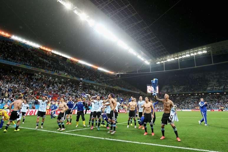 Argentinos comemoram classificação à final depois de 24 anos