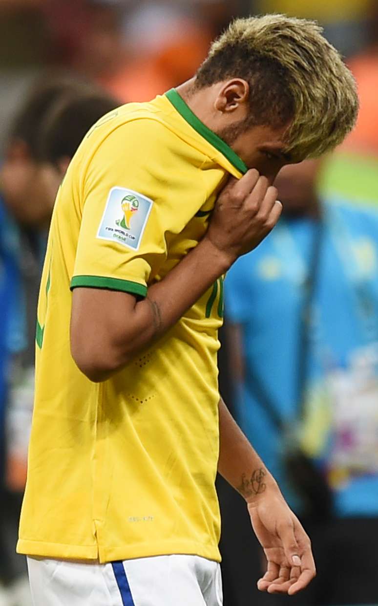 <p>Neymar é um dos brasileiros que entraram no time popular</p>