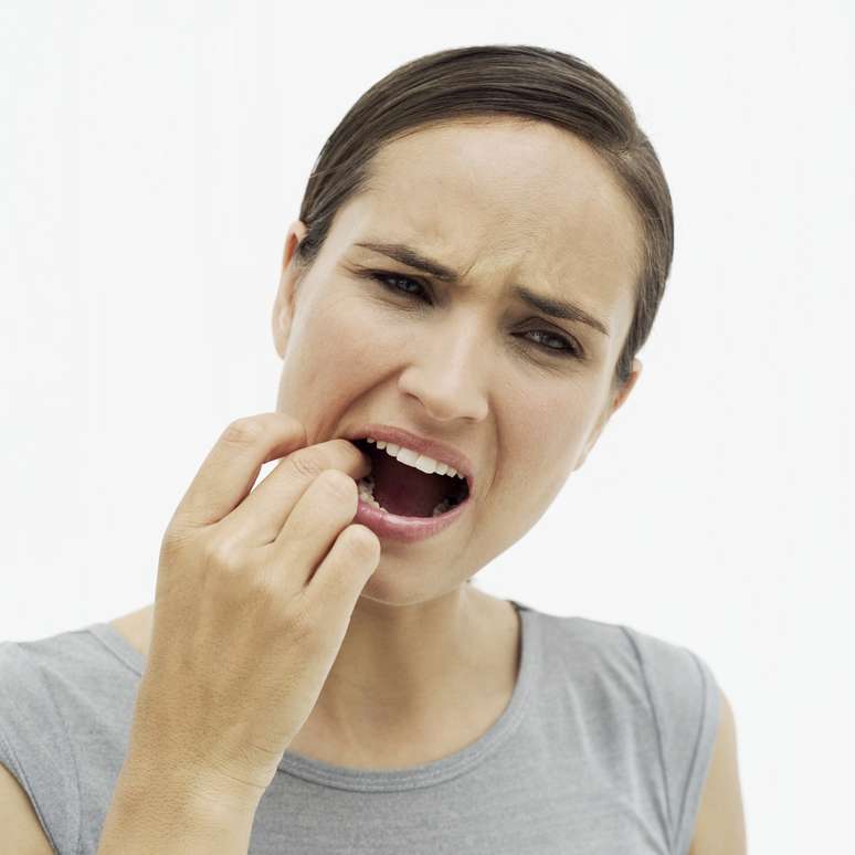<p>La boca seca puede también ser consecuencia de deficiencias nutricionales, como la vitamina A y la riboflavina</p>