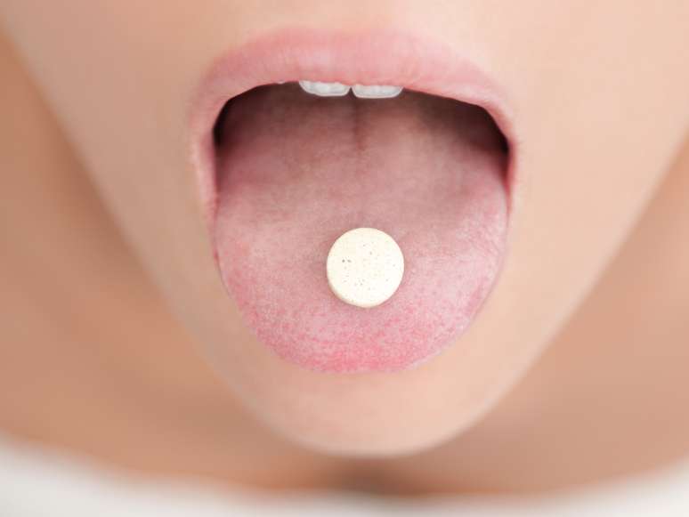 <p>Hay más de 500 medicamentos que pueden causar la boca seca </p>
