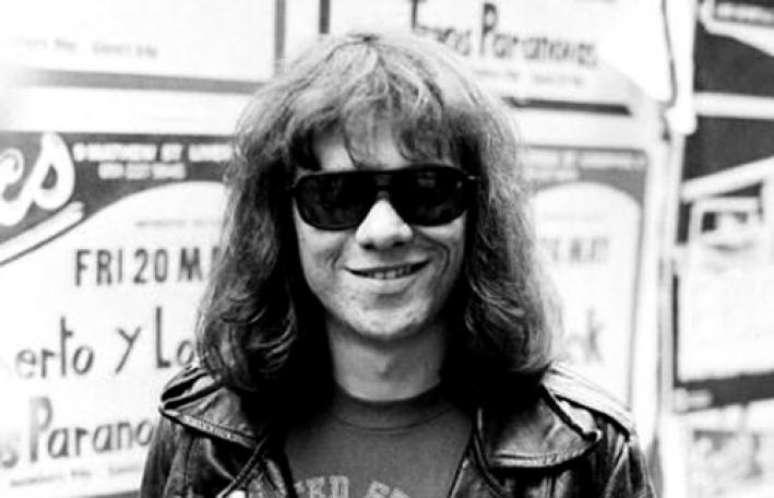 O baterista Tommy Ramone na época do lançamento  do disco de estreia: 'Ramones', de 1976