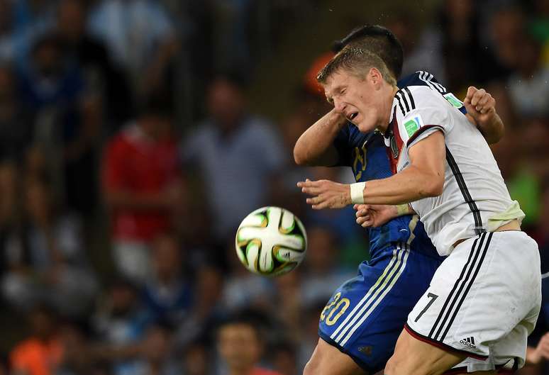 <p>Schweinsteiger minimiza ferimento após choque com Aguero</p>