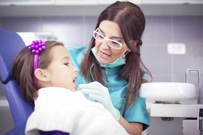 <p>Un odontopediatra profesional le brindará consejos de experto sobre cómo cuidar los dientes de su hijo/a en su casa.</p>