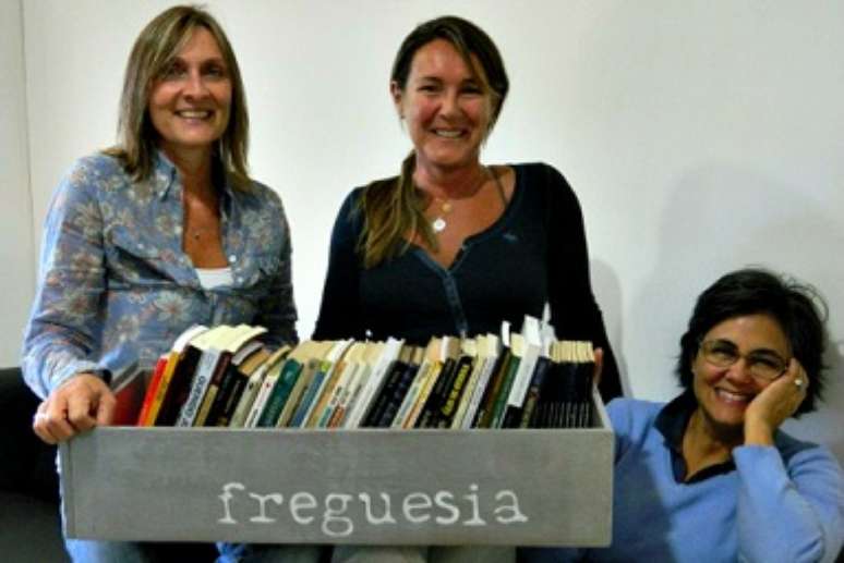 <p>Da direita para a esquerda: Josiane Mayr Bibas, Maria Luiza Mayr e &Acirc;ngela Marques Duarte, fundadoras do projeto Freguesia do Livro, que teve in&iacute;cio em Curitiba, em 2012, e espalha literatura por diversos pontos da cidade</p>