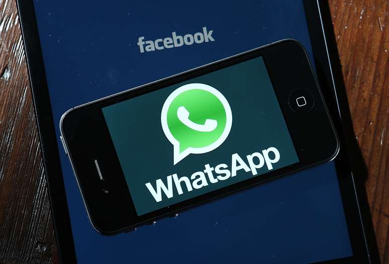 <p>Diferente do Facebook, o Whatsapp permite a empresa gerenciar reclamações sem a exposição a outras pessoas</p>