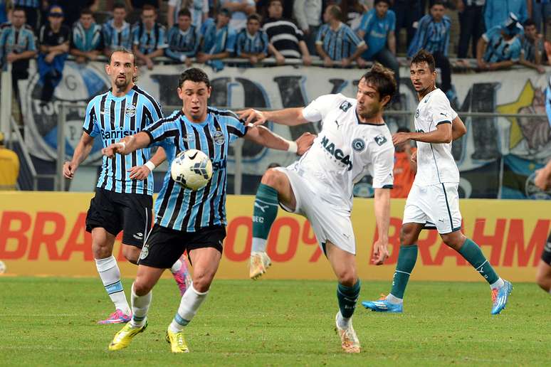 <p>Meia estreou com a camisa do clube ga&uacute;cho</p>