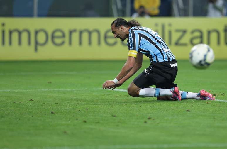 <p>Barcos n&atilde;o tem les&atilde;o e deve jogar na rodada pelo Gr&ecirc;mio</p>