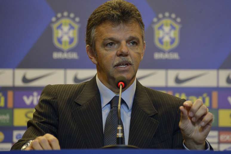 Gilmar Rinaldi quer ajuda de antiga comiss&atilde;o t&eacute;cnica