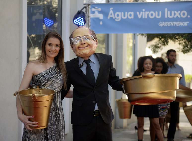 O Greenpeace fez um protesto bem-humorado nesta quinta-feira na rua Oscar Freire, em São Paulo