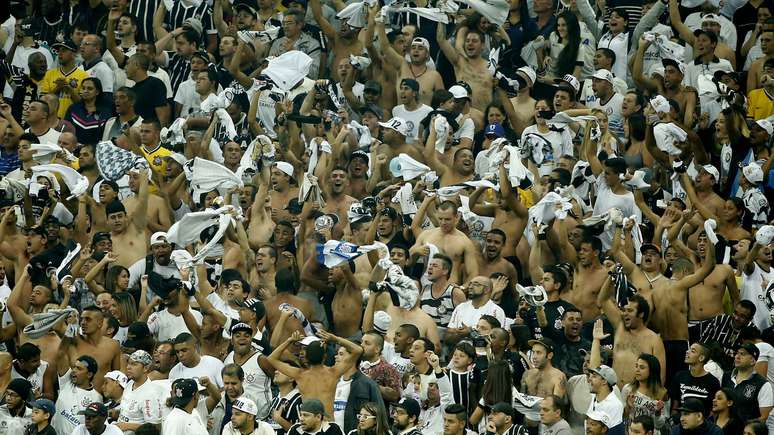 <p>Após receber mais de 32 mil torcedores em jogo da semana passada às 19h30, Arena Corinthians terá primeiro teste às 22h</p>