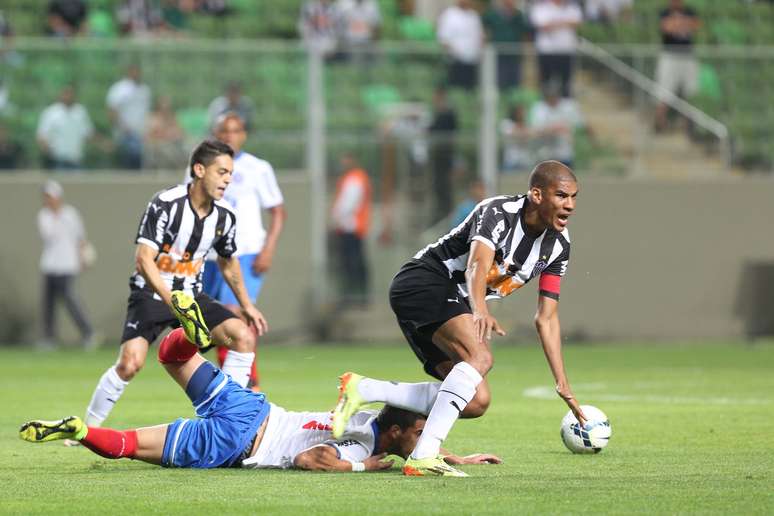 <p>Em jogo emocionante, Bahia e Atlético-MG empataram por 1 a 1, neste sábado, pelo Campeonato Brasileiro</p>