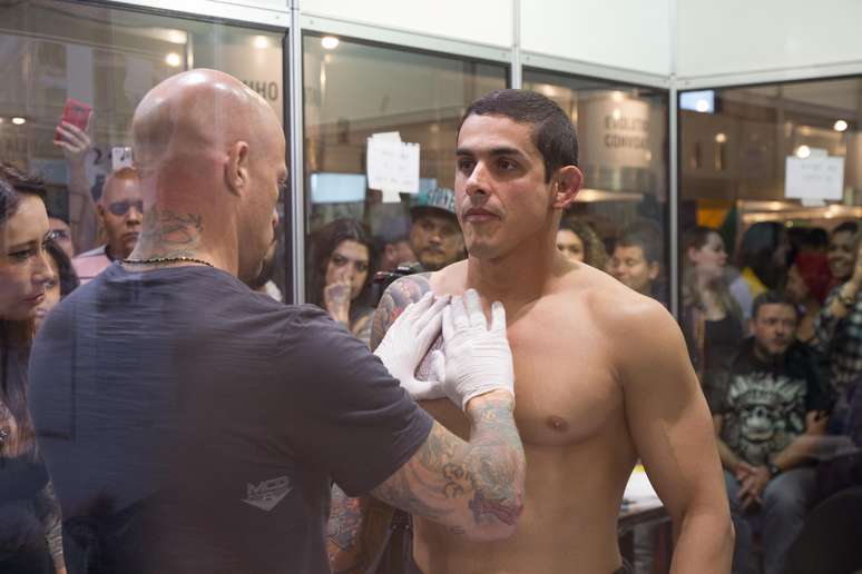 <p>Uma das grandes atrações do Tattoo Week 2014, maior convenção de tatuagem da América Latina, o tatuador israelita Ami James, do programa <em>Miami INK, </em>chamou atenção durante o último dia do evento, realizado entre 18 e 20 de julho</p>