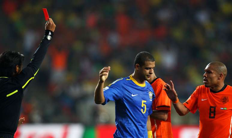 <p>Felipe Melo não voltou à Seleção desde a expulsão em 2010</p>