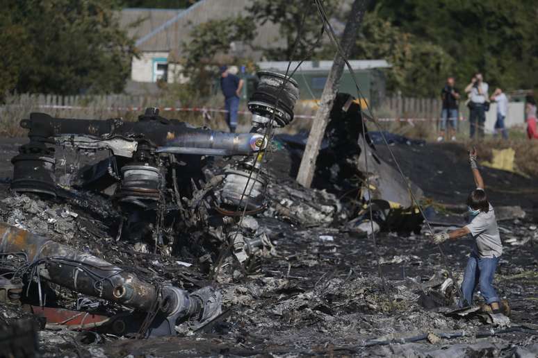 Destroços do voo MH17 na Ucrânia