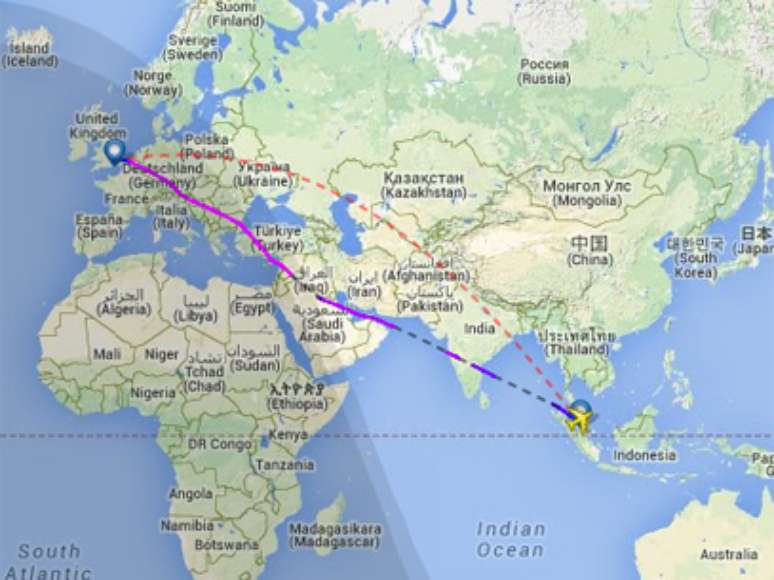 Site Flightradar24 mostra a trajetória original, que passava pela Ucrânia, e a utilizada pelo voo MH04, sobre a Síria
