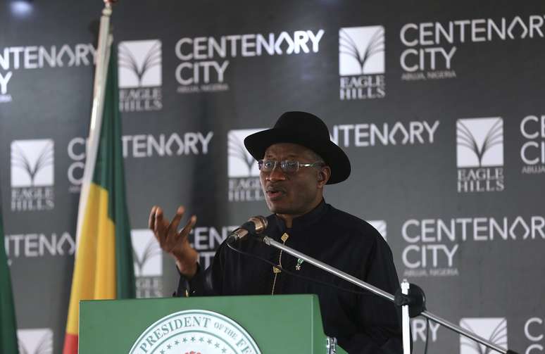 <p>Presidente da Nig&eacute;ria, Goodluck Jonathan, discursa&nbsp;durante a cerim&ocirc;nia de inaugura&ccedil;&atilde;o de um projeto social, em Abuja, em 24 de junho</p>