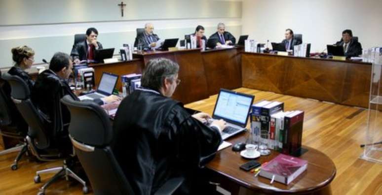 Pleno do TRE-MT durante o julgamento que resultou na cassação do mandato do deputado Júlio Campos