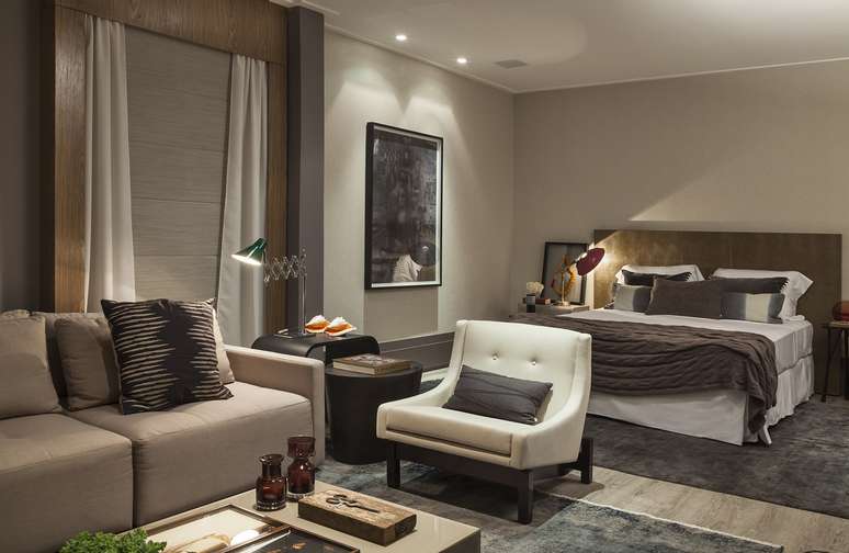 <p>A arquiteta Fl&aacute;via S&aacute; sugere tapete grande, como o da foto, para delimitar toda a &aacute;rea de estar</p>