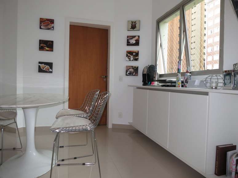 <p>Agrupar todos os quadros &eacute;, na opini&atilde;o especialista, a melhor op&ccedil;&atilde;o para os de tamanho pequeno</p>