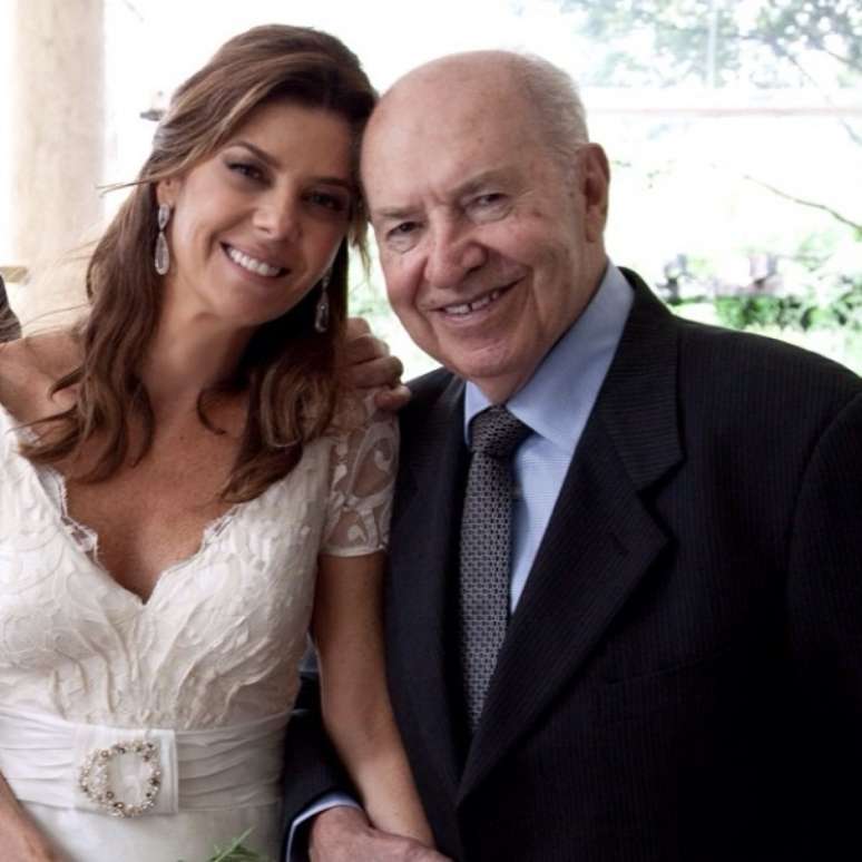 Fabiana Scaranzi lembrou o sogro em foto do dia de seu casamento