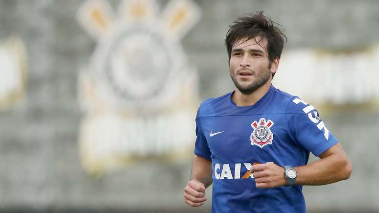 <p>Nicolás Lodeiro treina em separado no Corinthians e foi excluído da lista para a Libertadores</p>