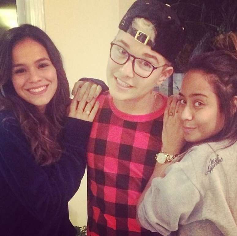 <p>MC Gui publicou foto em que aparece com Marquezine e Rafaella Santos</p>