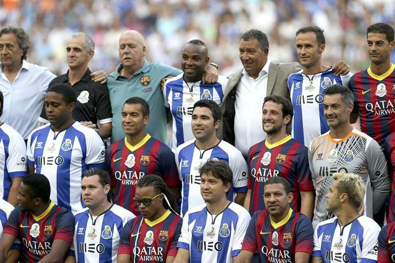 <p>Ex-companheiros e amigos de Deco estavam presentes no Estádio do Dragão</p>