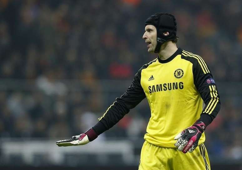 <p>Goleiro Petr Cech participa de jogo do Chelsea contra o Galatasaray, em 26 de fevereiro</p>