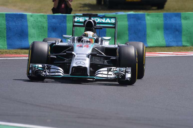 Hamilton (foto) liderou a sessão, com Rosberg em segundo