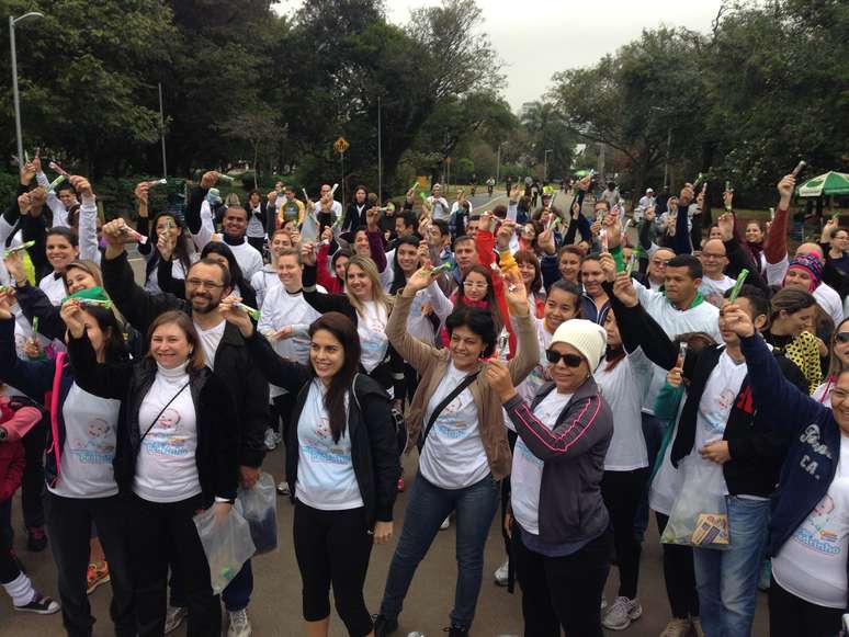 <p>Nem a baixa temperatura diminuiu o &acirc;nimo dos participantes da "Caminhada dos Amigos do Pedrinho"</p>