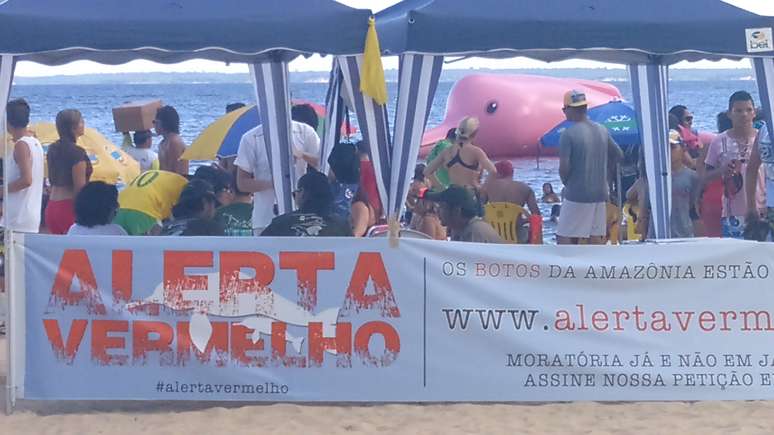 <p>Tenda da campanha no balneário da Ponta Negra</p><p> </p>