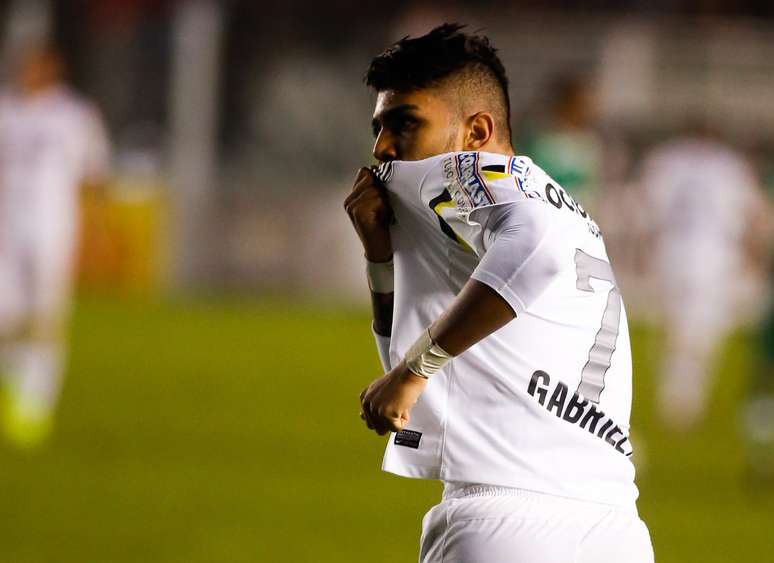 Gabriel fez mais um gol e mantém boa fase com a camisa 7 do Santos