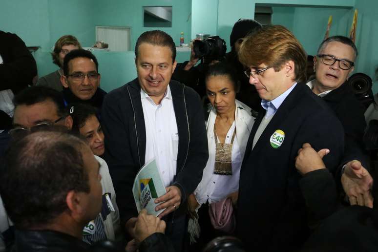 Eduardo Campos e Marina Silva inauguram comitê eleitoral na comunidade do Jardim Aliança, em Osasco