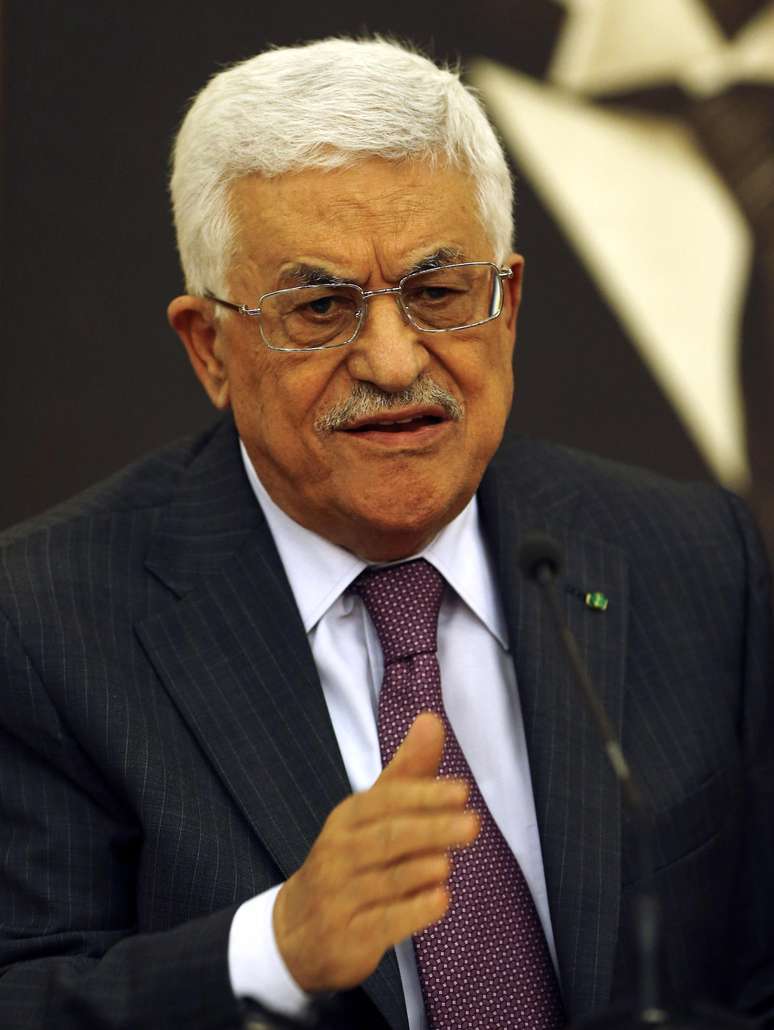 <p>Abbas discutiu com as possibilidades de um cessar-fogo e o fim dos enfrentamentos entre as mil&iacute;cias palestinas e Israel</p>