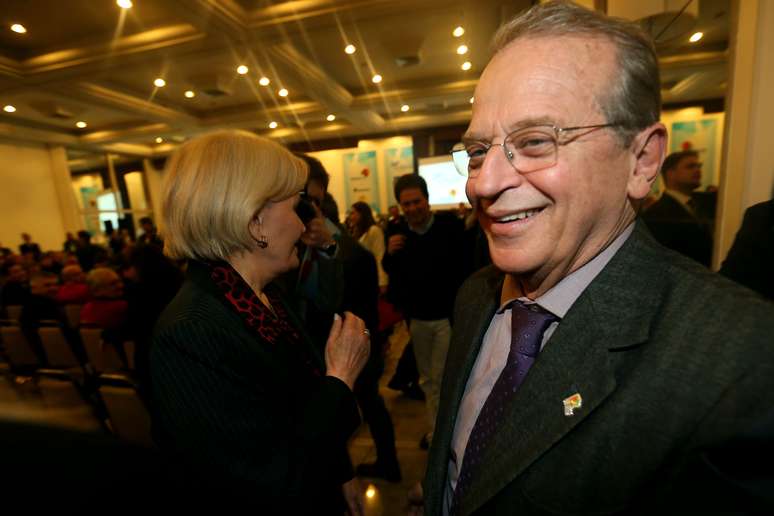 Equipes de Ana Amélia e Tarso tentaram evitar encontro, mas acabaram cruzando seus caminhos