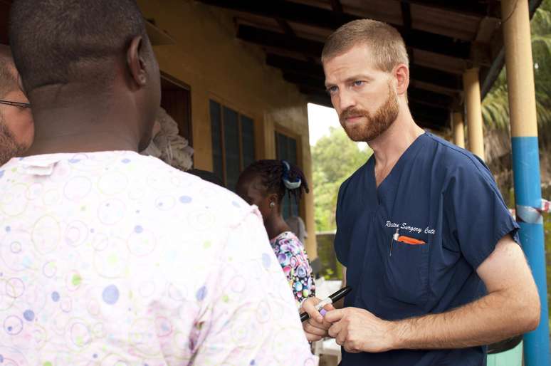 <p>Foto de arquivo mostra o m&eacute;dico americano, Kent Brantly, que contraiu o v&iacute;rus na &Aacute;frica e ficou em estado grave</p>