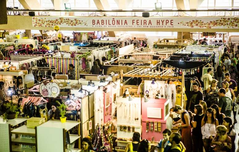 A Babilônia Feira Hype surgiu em 1996, para dar espaço a novas marcas de moda e design. Em 18 anos, o evento já teve mais de 300 edições e quatro milhões de visitantes, e foi o ponto de partida de nomes consagrados, como Farm e Via Mia